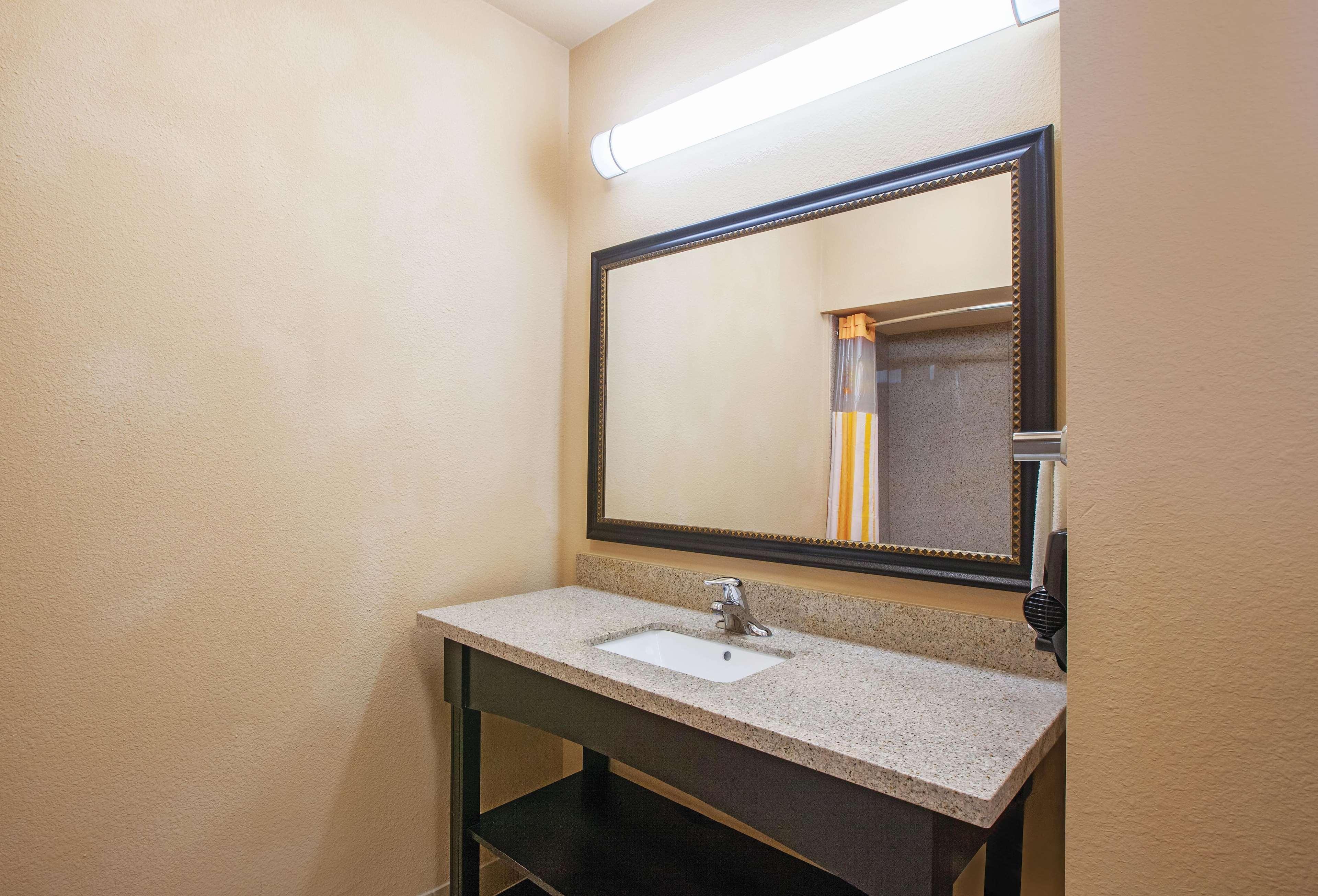 La Quinta By Wyndham Jacksonville, Texas Exterior photo